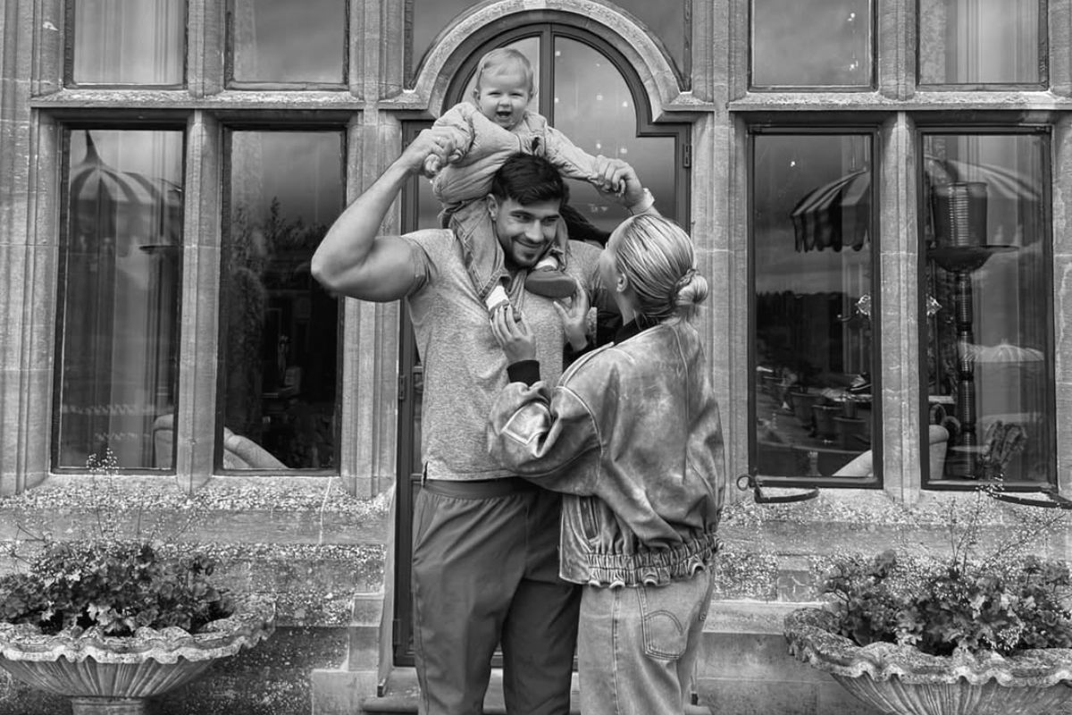 molly-mae hague with tommy fury and her kid