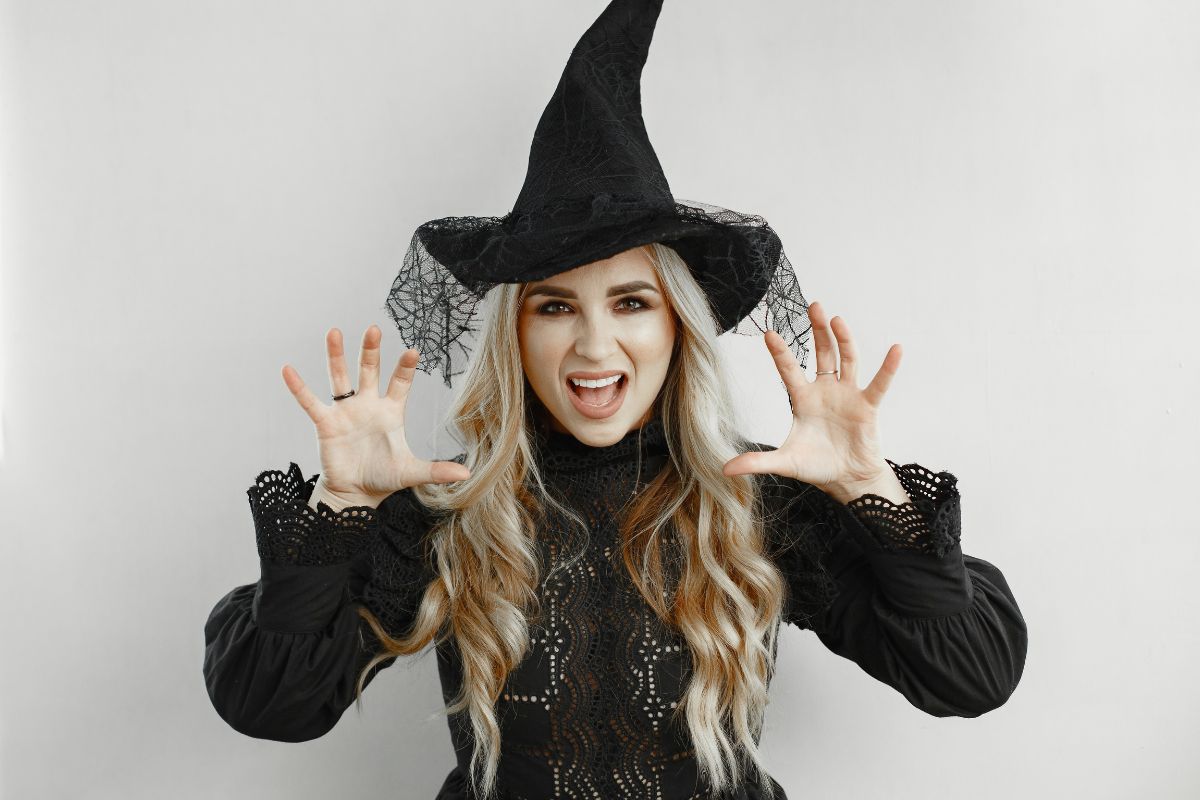 Last Minute Spooky Halloween Costumes for Women