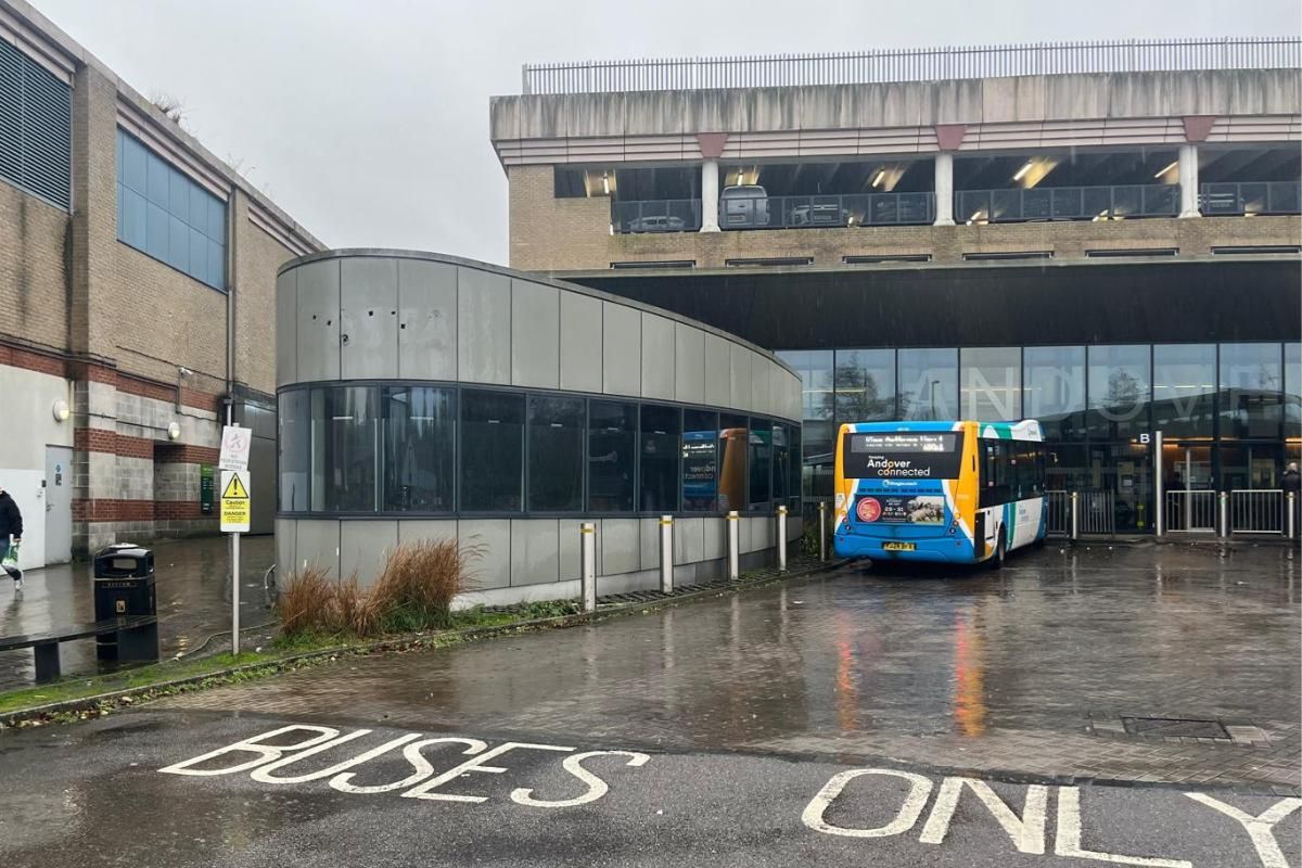 Andover Bus Station kiosk shut