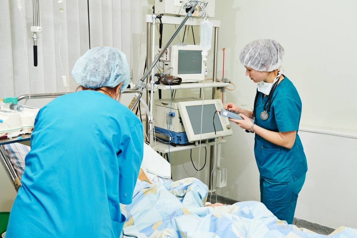 Anaesthetist And Critical Care Consultant