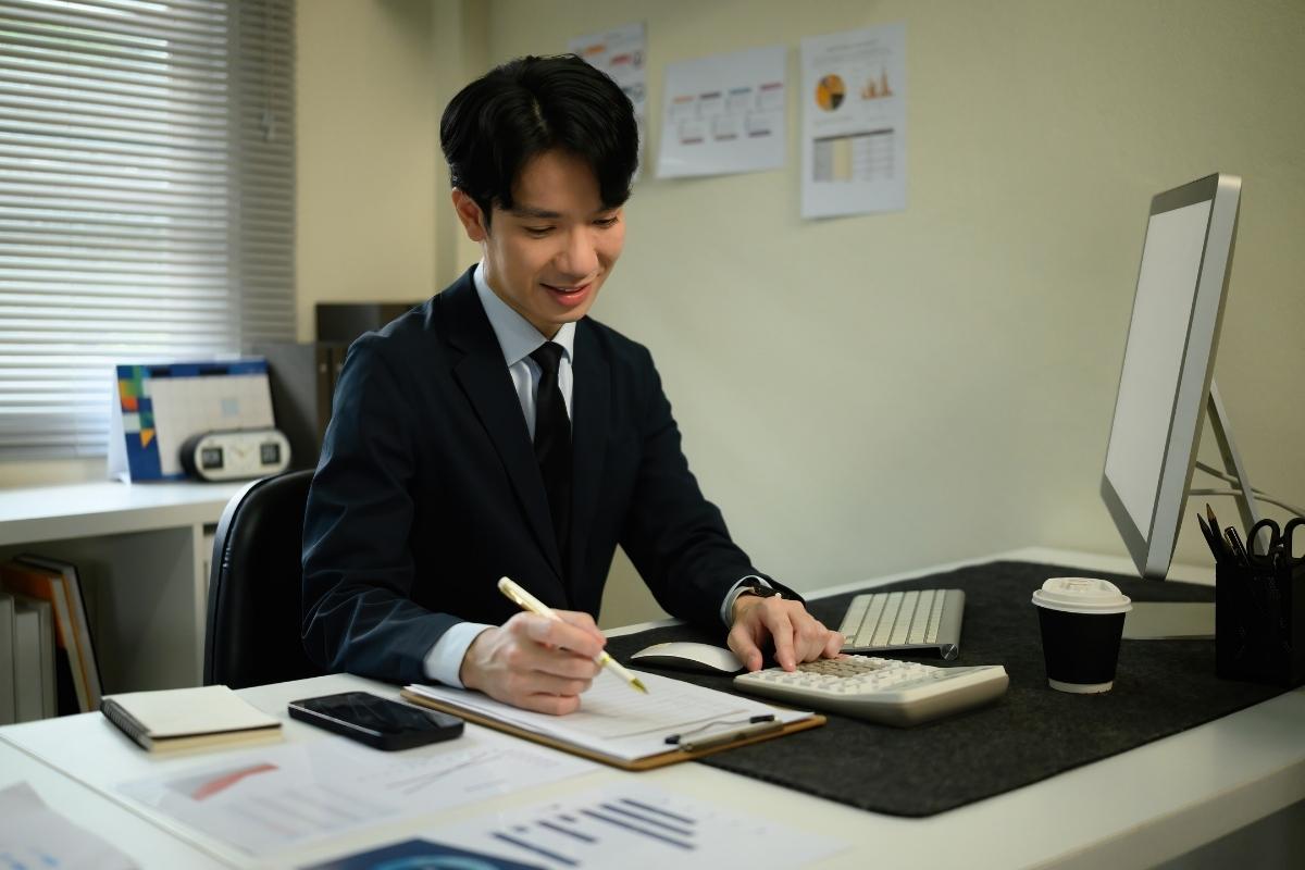 Investment Banker And Dealmaker In Corporate Finance